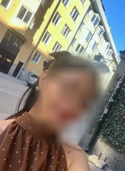 Amina, 26