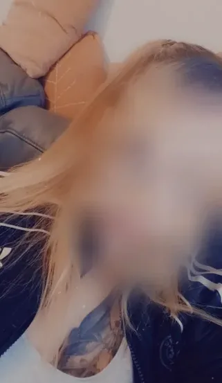 Camilla, 28