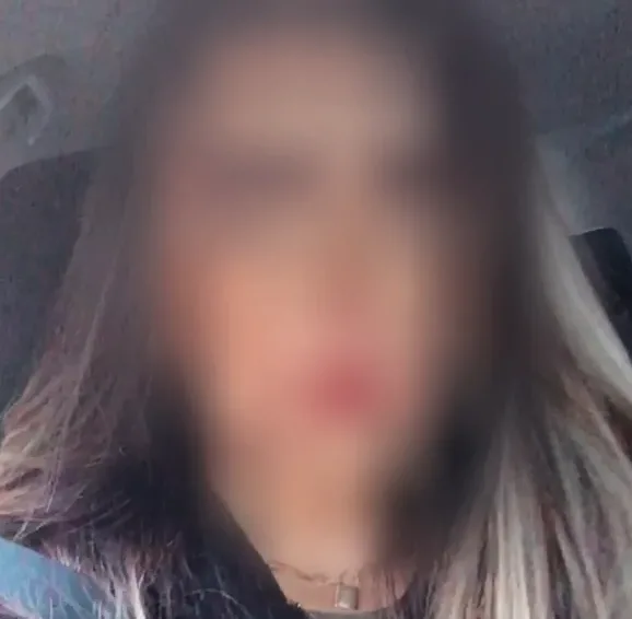 Clara, 39