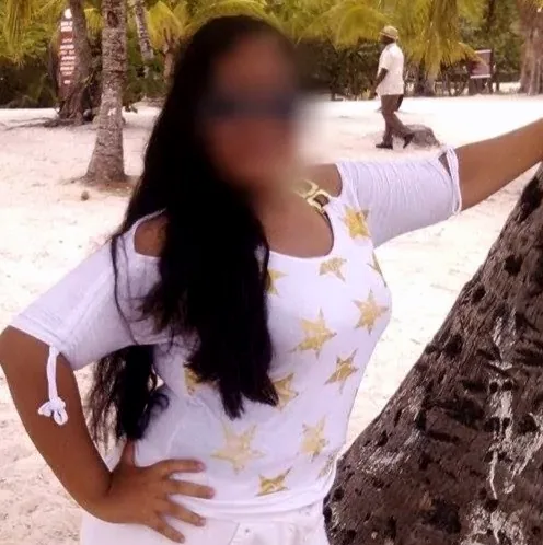 Ella, 28