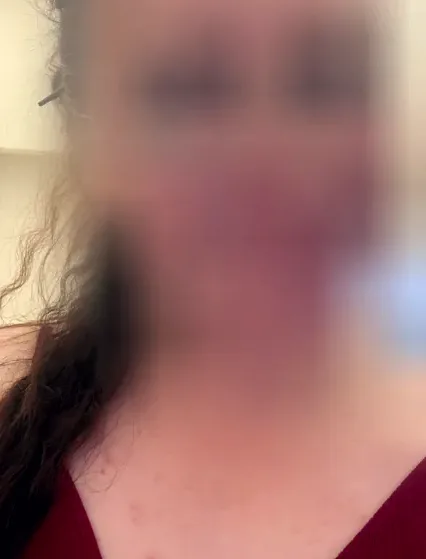 Ella, 29