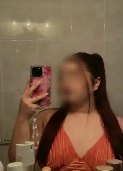 Helena, 22