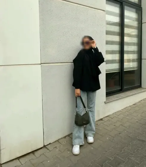 Jasmin, 26