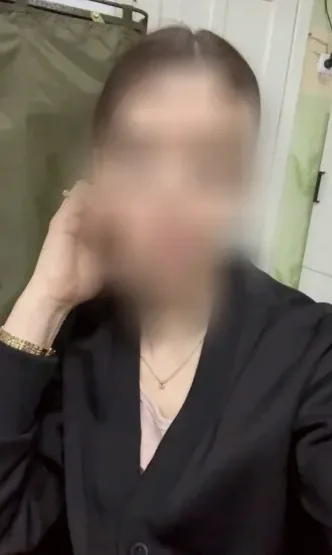Karoline, 26