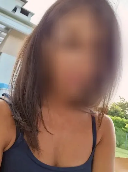 Simone, 35